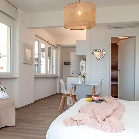 Amazing In With House Sea View Апартаменты *