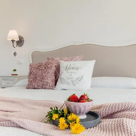 Апартаменты Amazing In With House Sea View Монелья